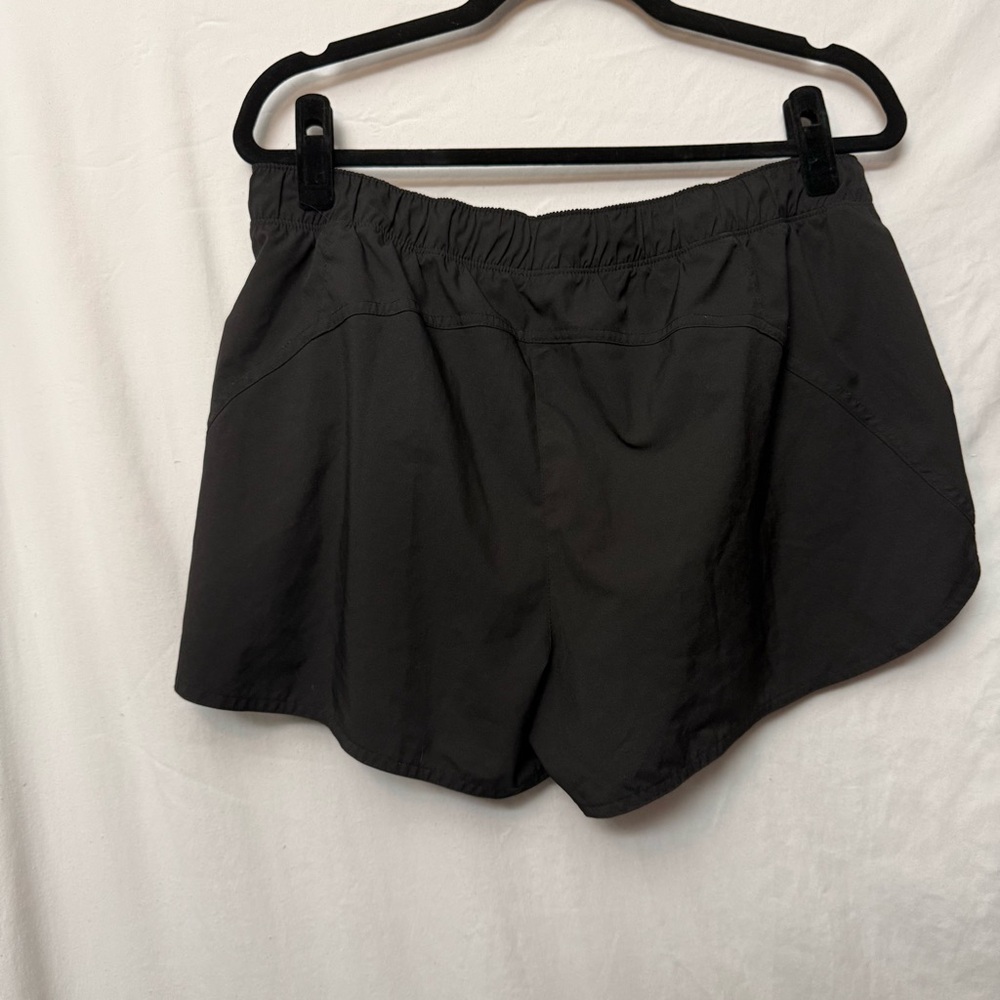 Old Navy Quick Dry Shorts - Picture 6 of 10